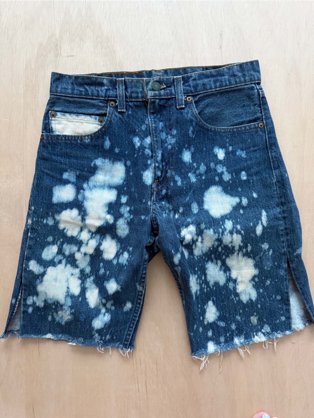 Levi's vintage 1980s Blue Jean cut off Bermuda High-Rise Shorts hand bleached - Picture 2 of 10